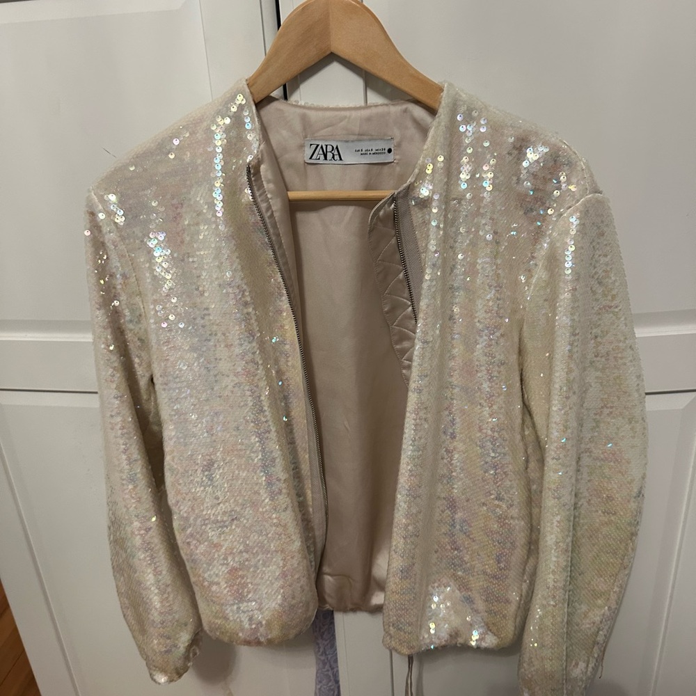 Zara Cream Sequin Bomber Jacket size small 
Worn one time